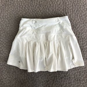 Lululemon circuit breaker skirt 13”